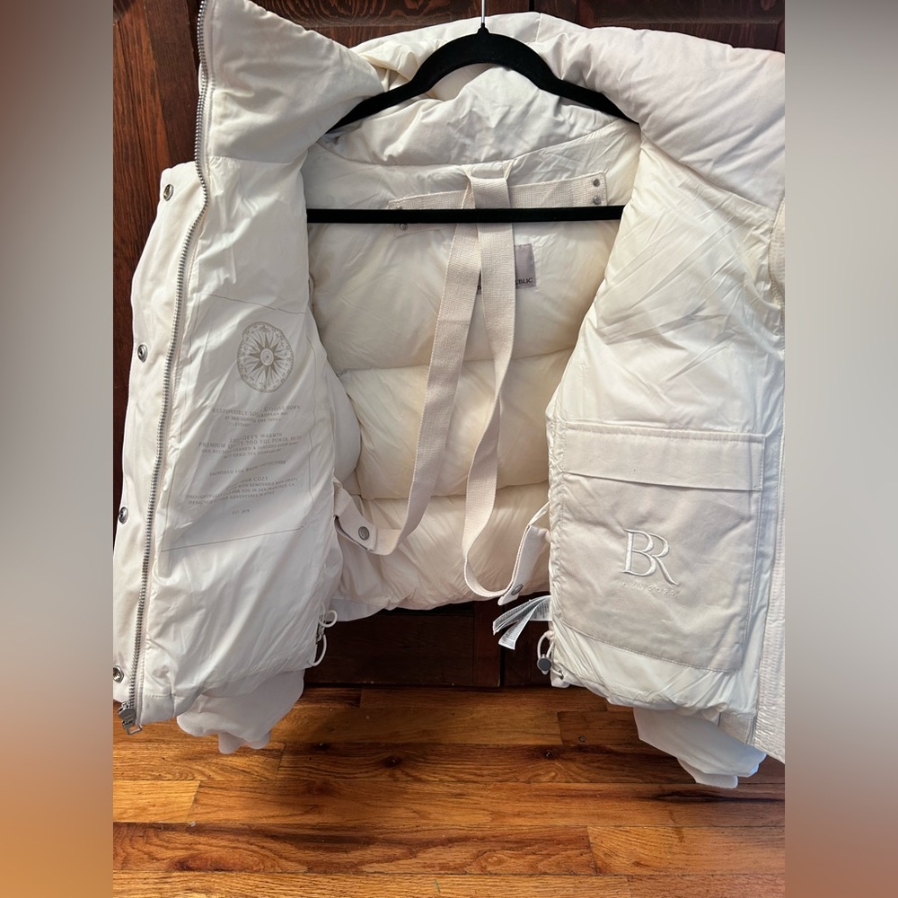 Banana Republic Lani Puffer Jacket. Excellent condition.